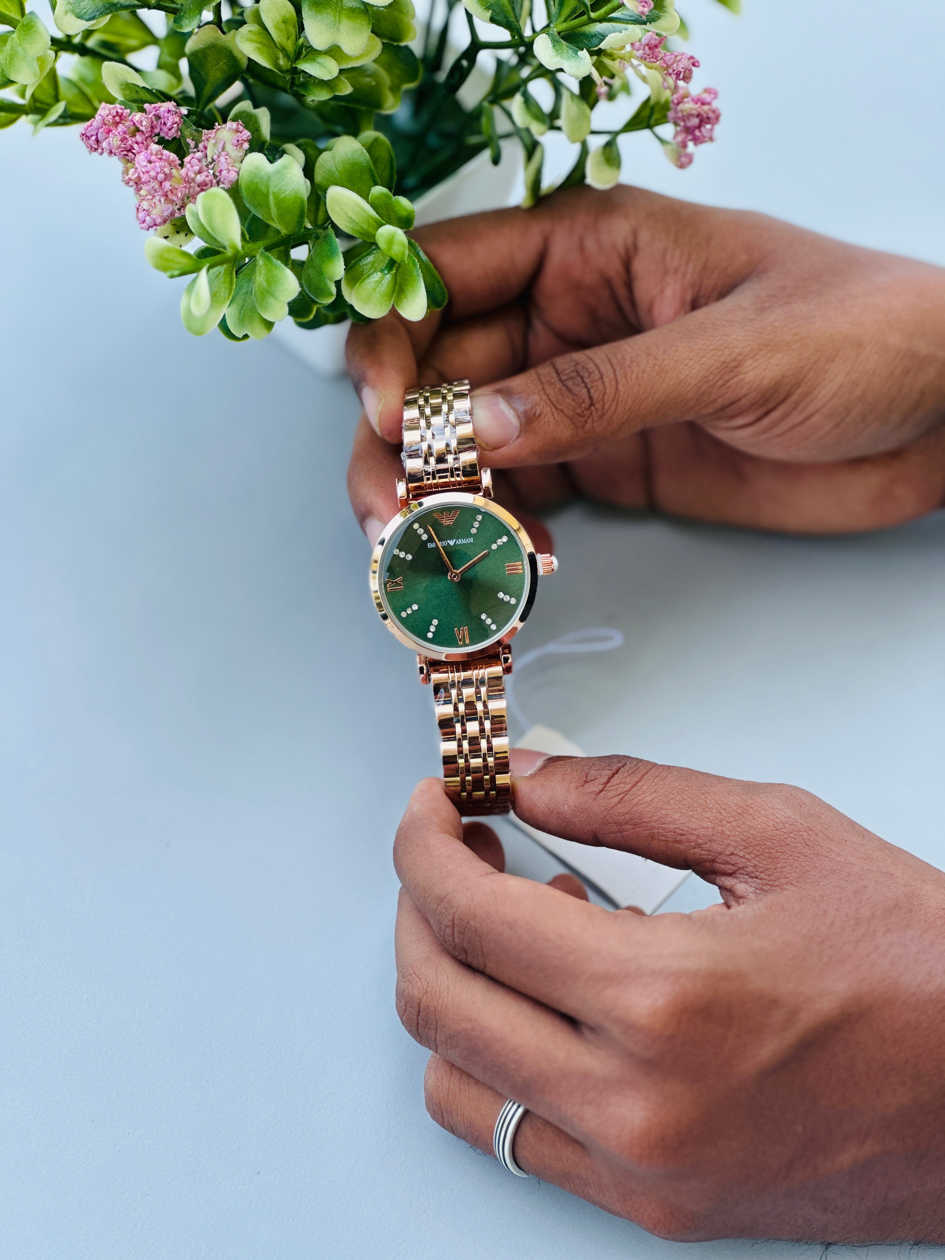 Ladies' analog watch