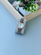 Ladies' analog watch