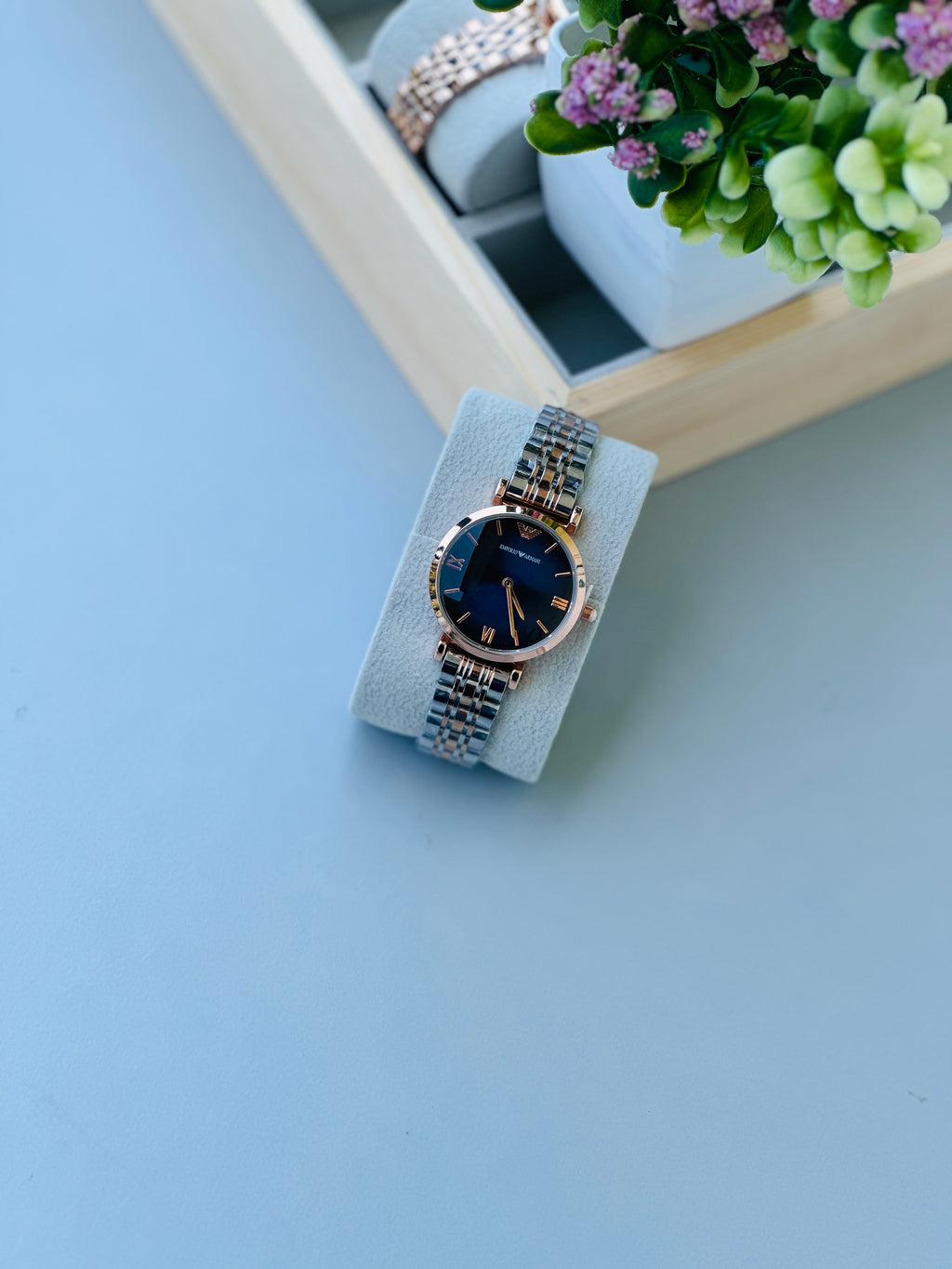 Ladies' analog watch