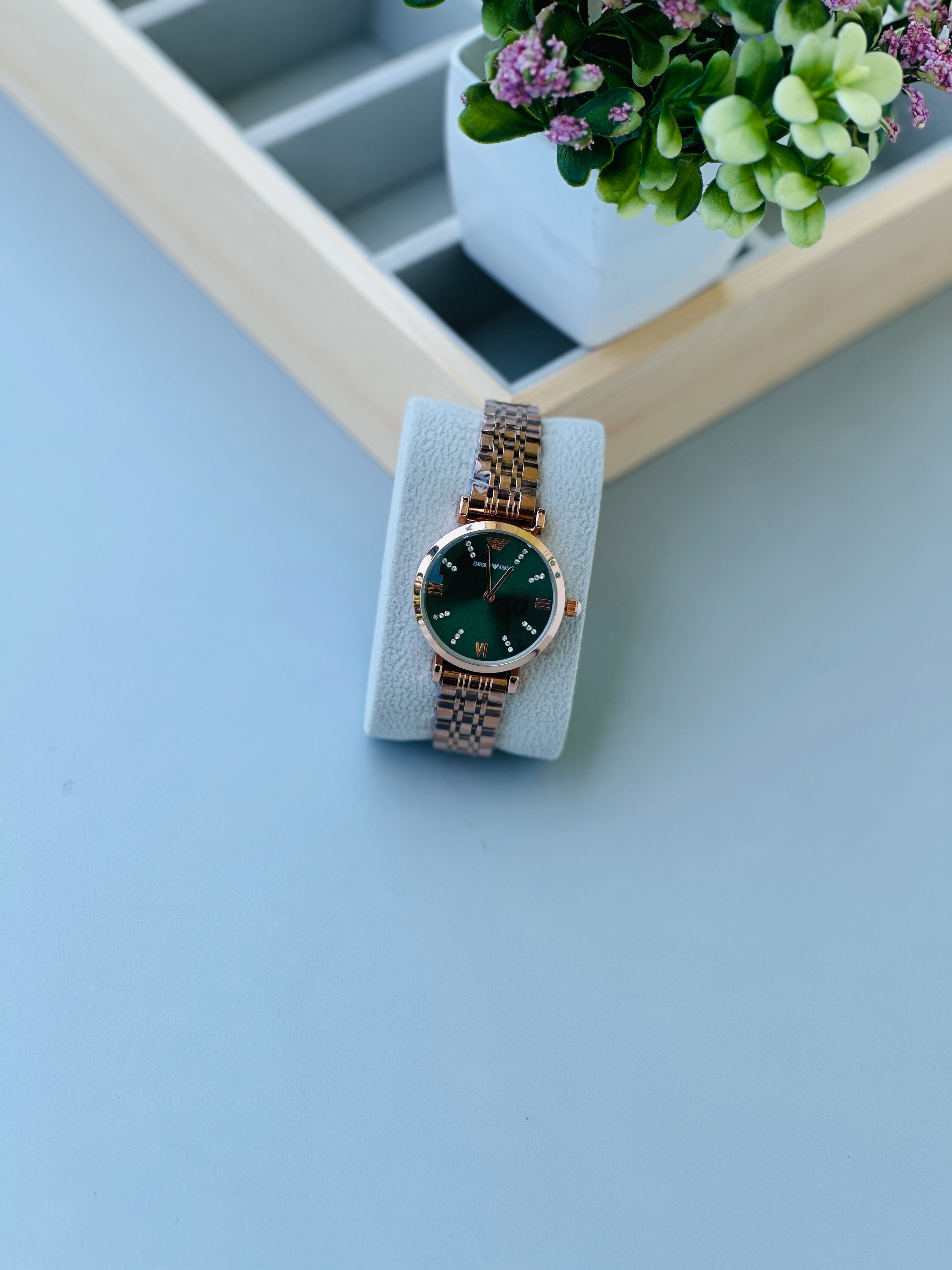 Ladies' analog watch