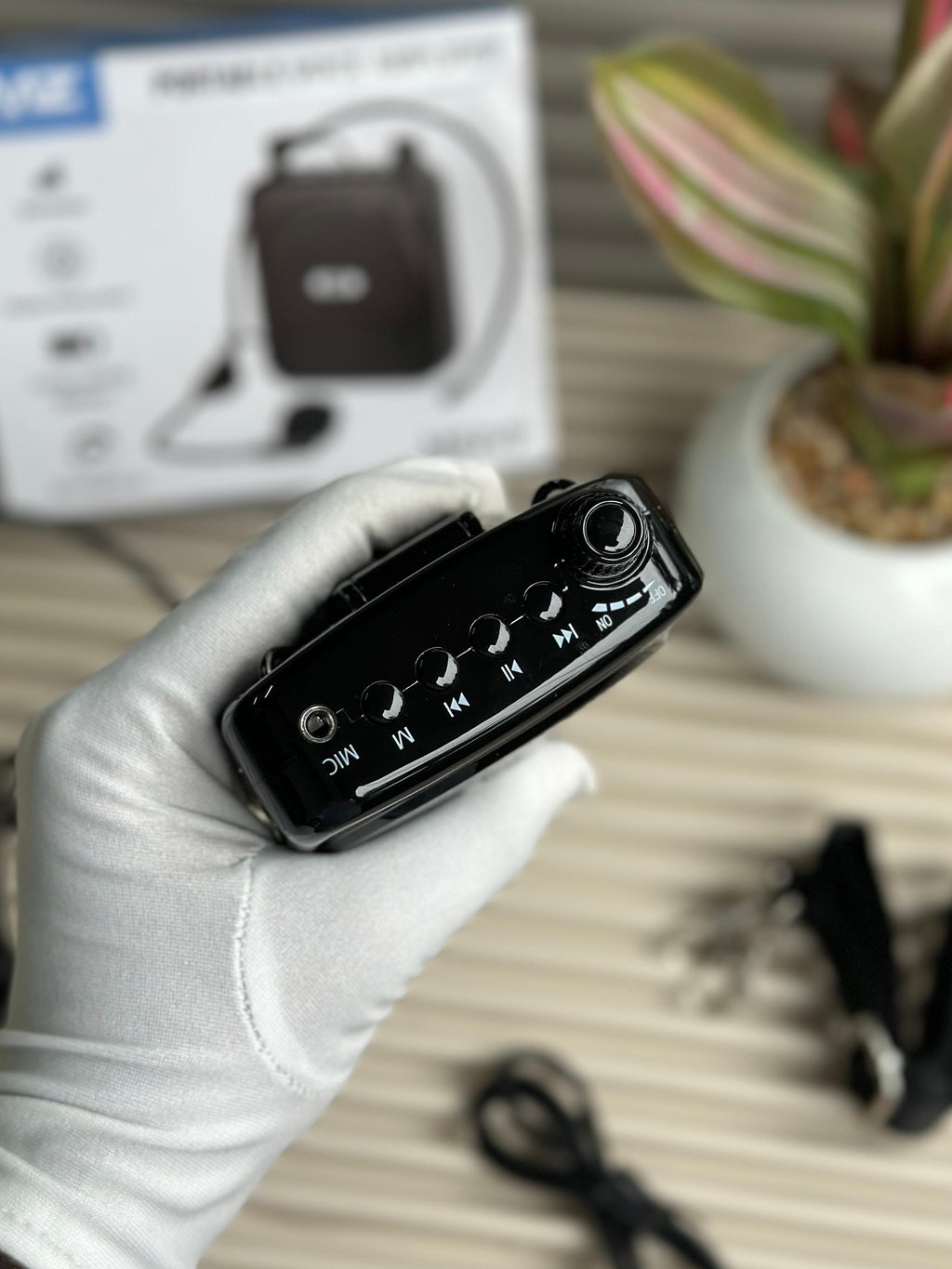 PORTABLE VOICE AMPLIFIER