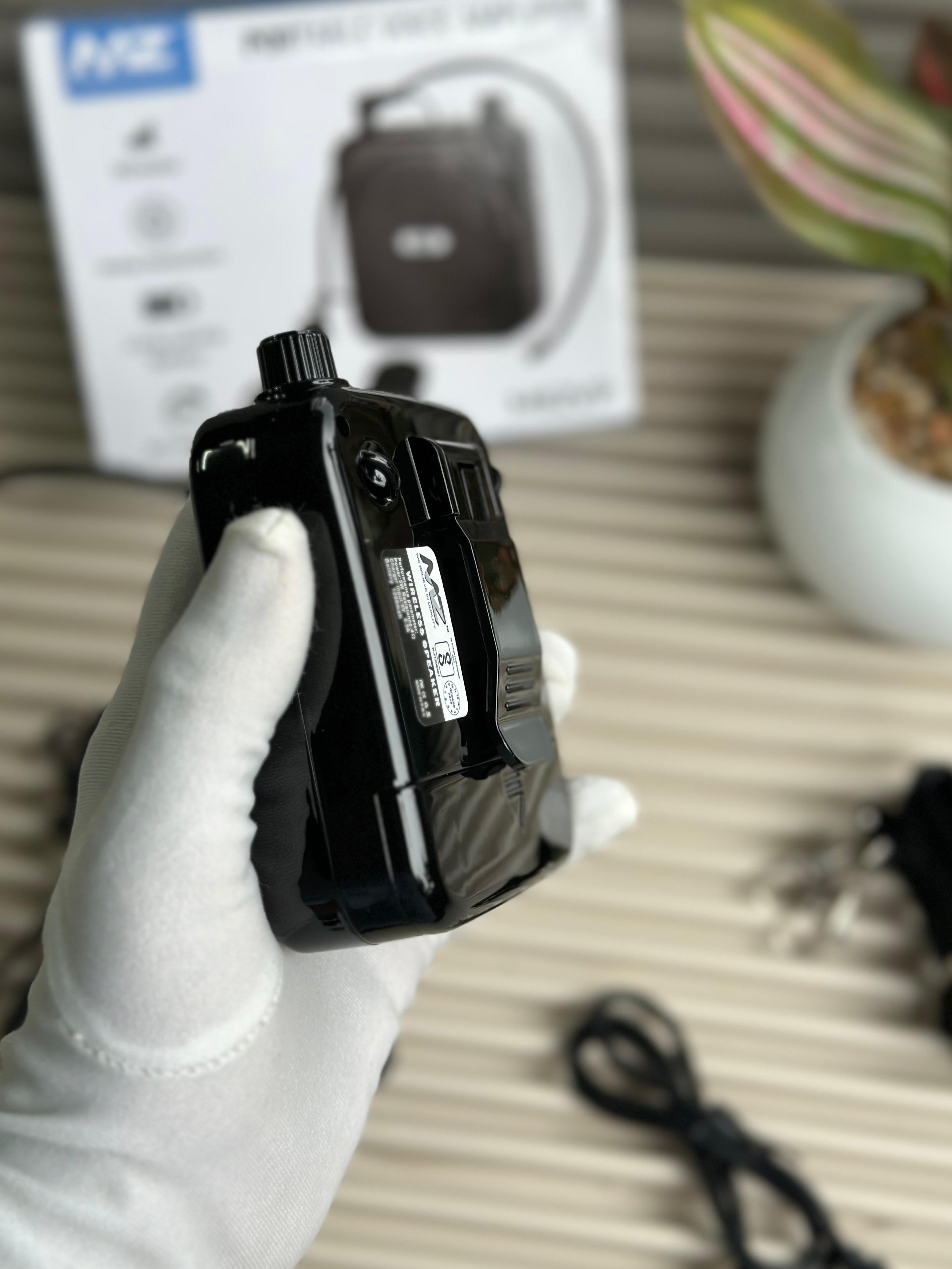 PORTABLE VOICE AMPLIFIER